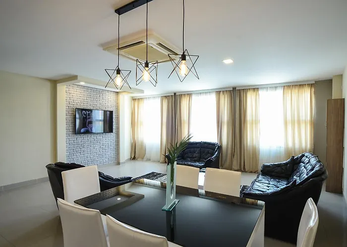 Center 公寓 皮罗特