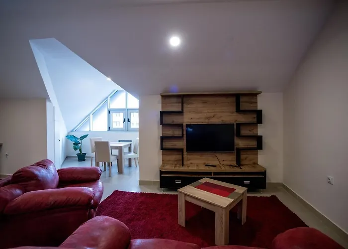 Center 公寓 皮罗特